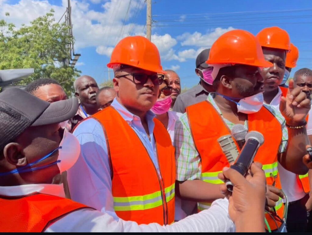 Lutte contre l’insalubrité : l’État lance une opération de nettoyage près de l’aéroport