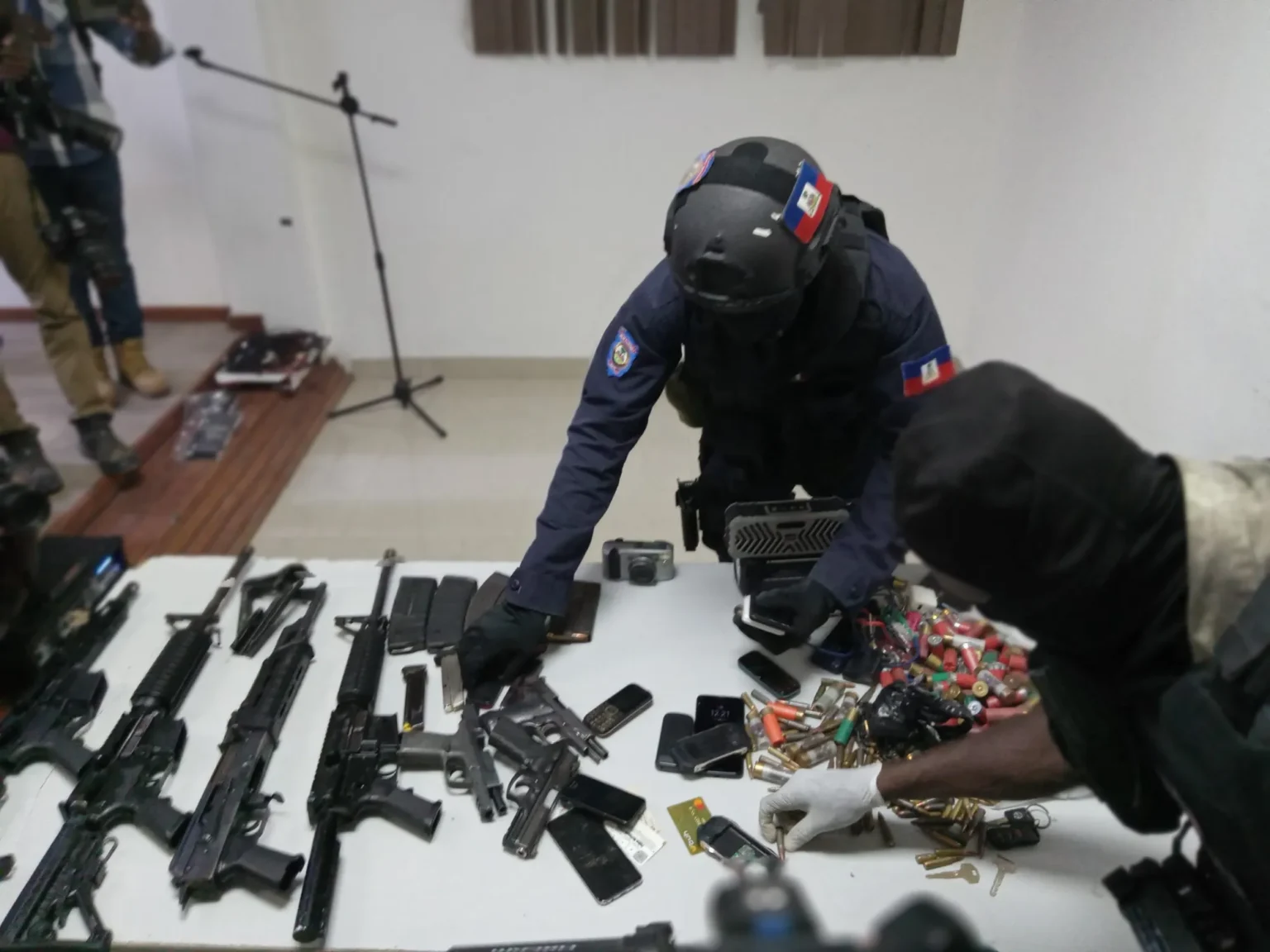 Artibonite : plusieurs bandits tués et des armes saisies lors d’une vaste offensive policière à Petite-Rivière
